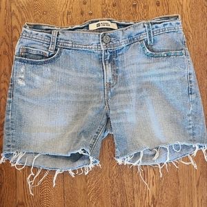 Woman's Gap studded denim shorts. Size 6. Original low rise. 100% cotton.